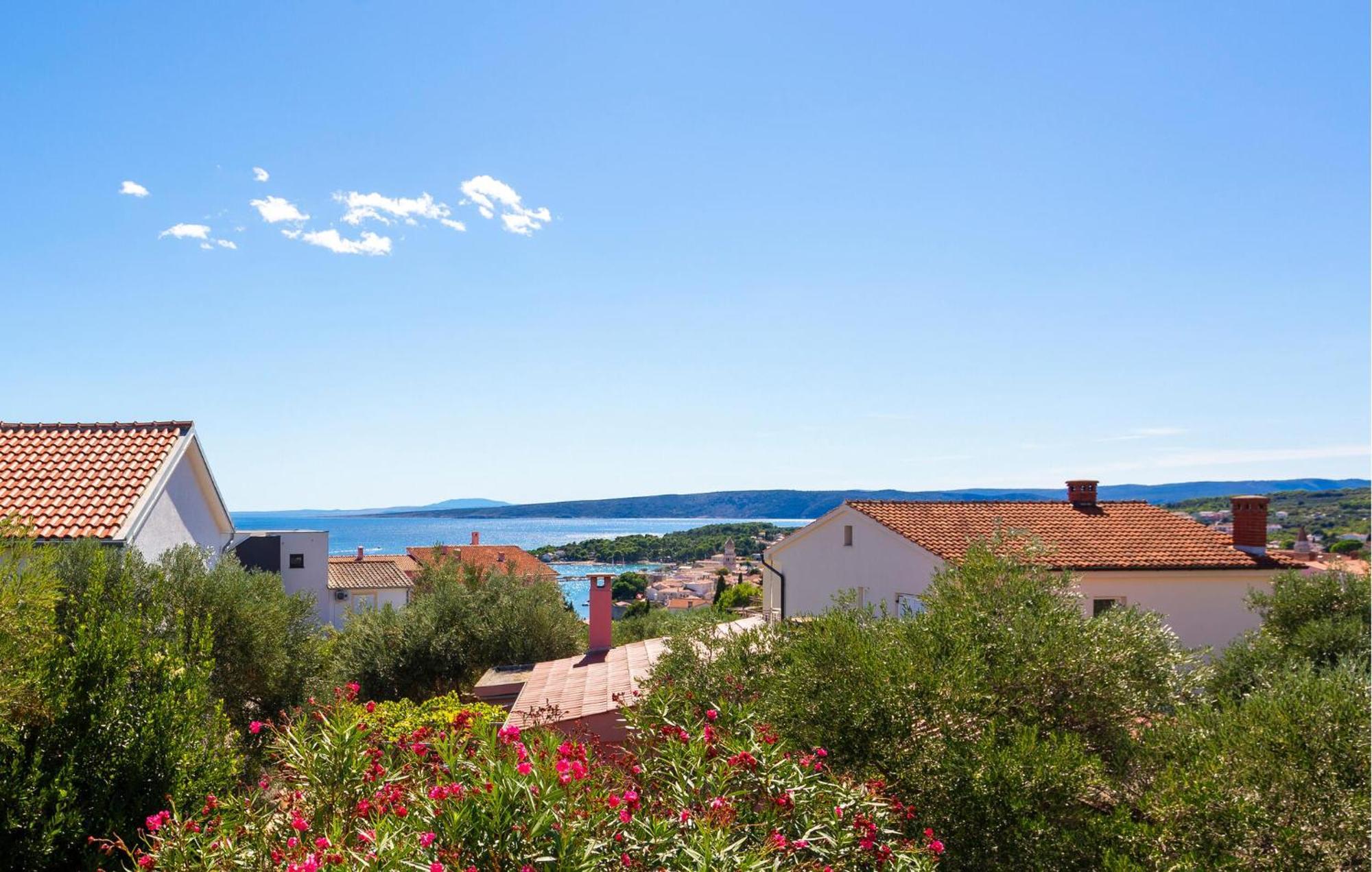 3 Bedroom Stunning Apartment In Krk クルク エクステリア 写真