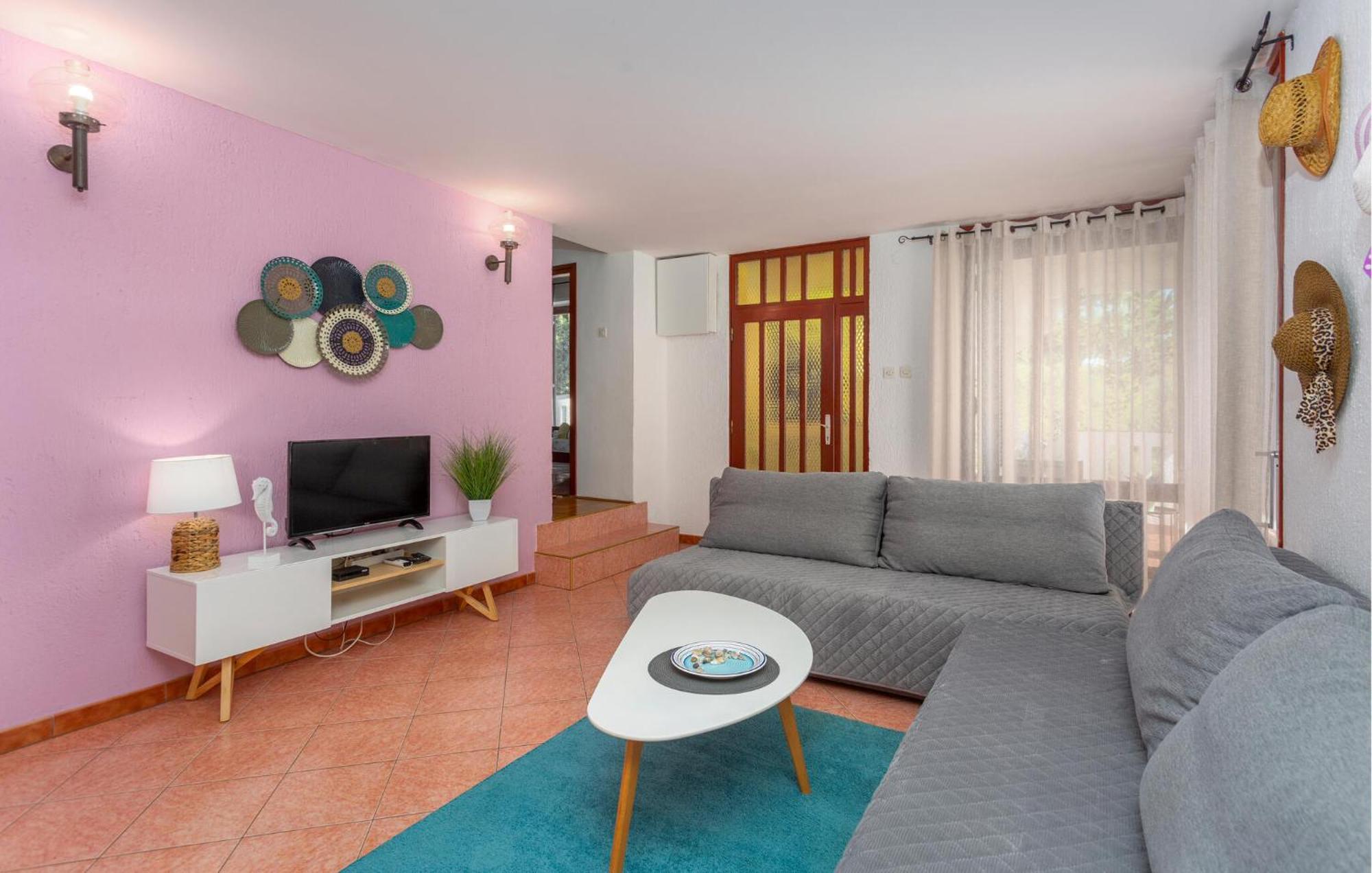 3 Bedroom Stunning Apartment In Krk クルク エクステリア 写真