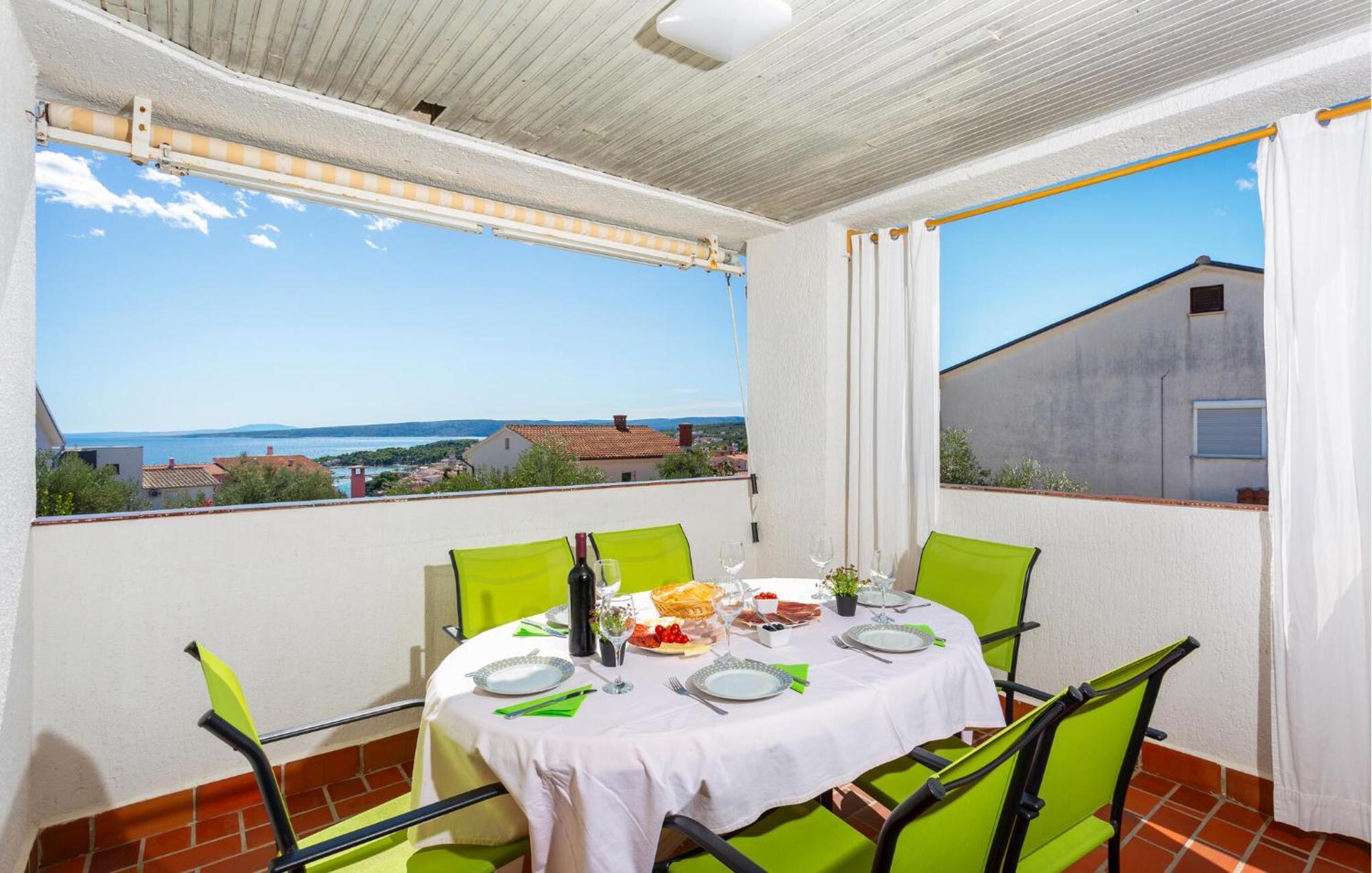 3 Bedroom Stunning Apartment In Krk クルク エクステリア 写真